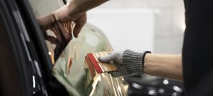 person-working-car-wrapping (1)